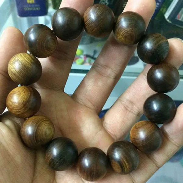Vòng gỗ Bách Xanh chìm